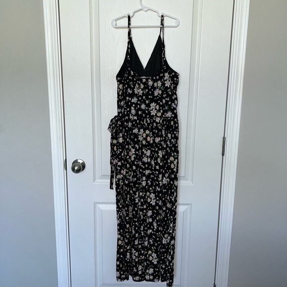 NWOT Kaileigh Rica Cropped Strappy Sleeveless Knit Floral Jumpsuit Size M - Picture 2 of 8